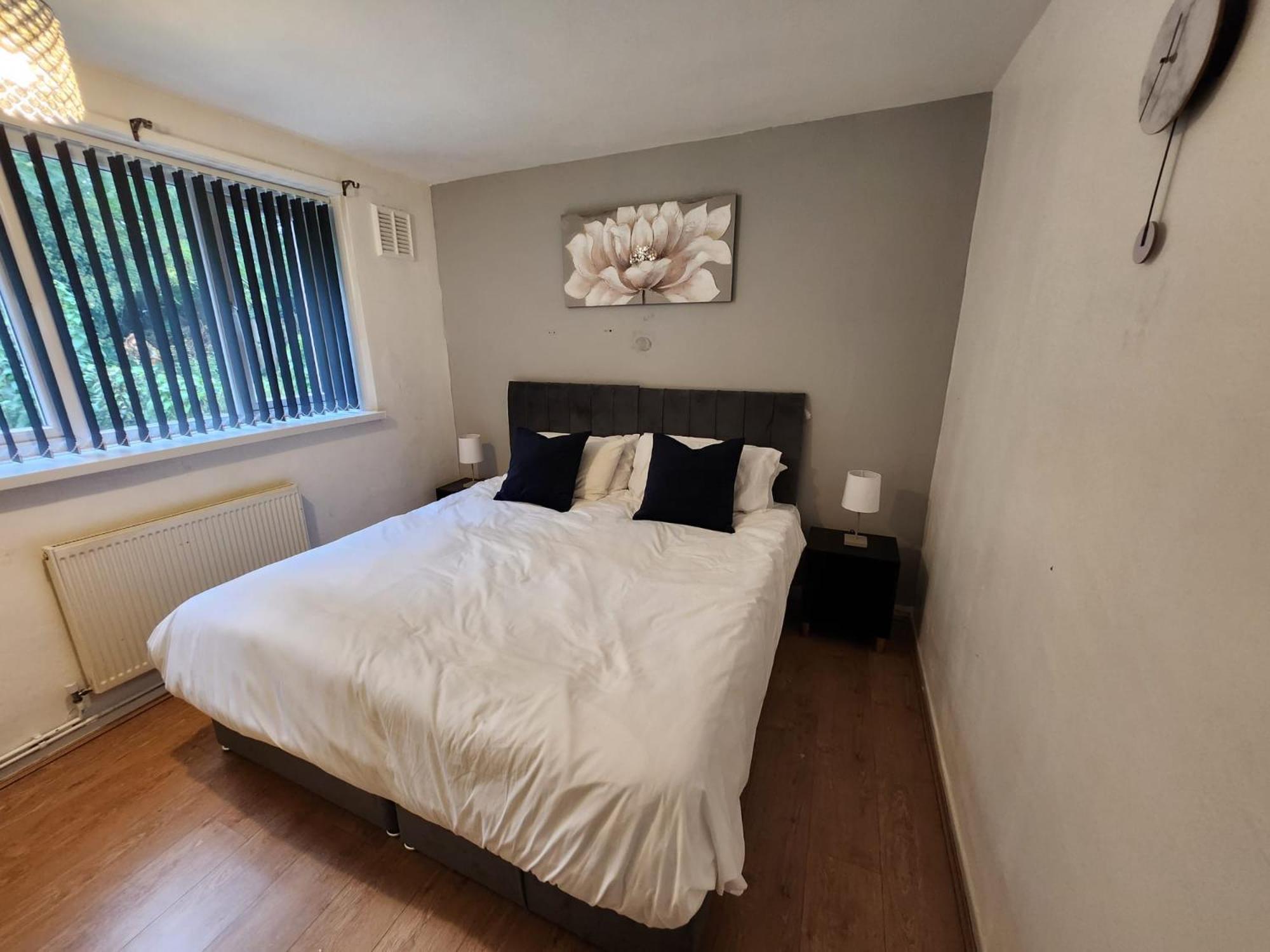 Greenvale Apartment *